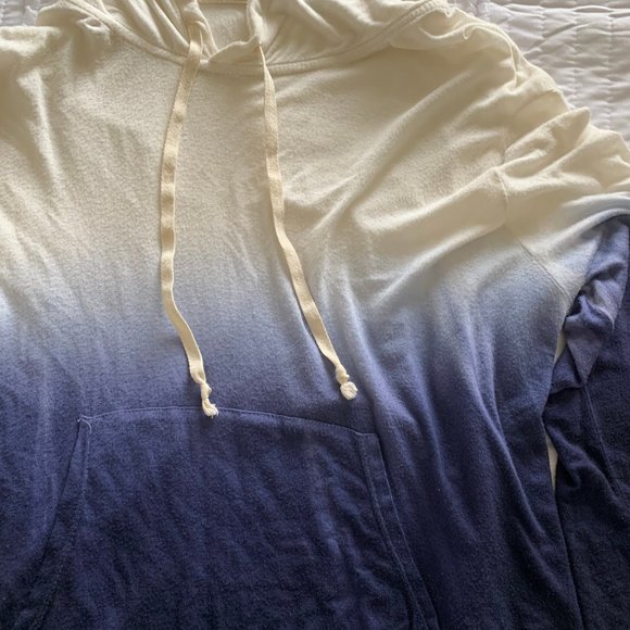 Brandy Melville Ombre Hoodie - Picture 4 of 5
